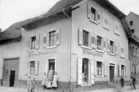 Stammhaus der Bäckerei Schwehr in der Dielenmarktstraße, ca. 1920
